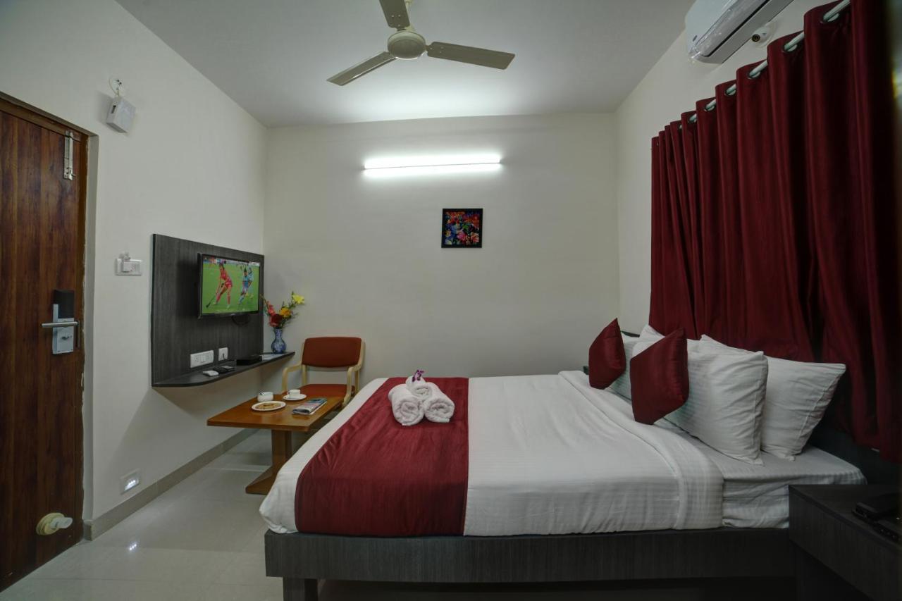 Sm Royal Suites - Hotel Near Kempegowda International Airport Bangalore Devanahalli ภายนอก รูปภาพ
